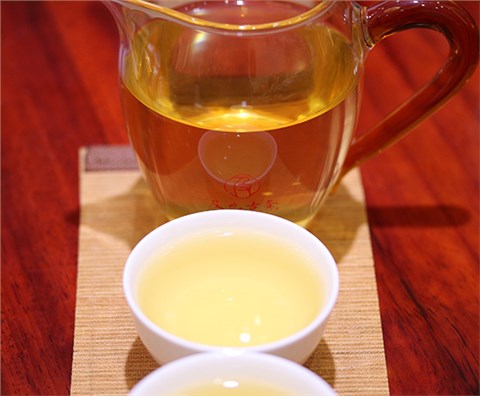 中吉號(hào)古樹(shù)茶 - 中吉莊園班盆2014